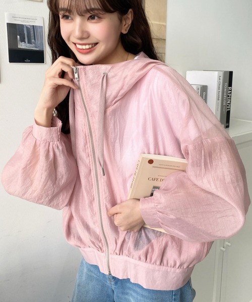 moment+（モーメントプラス）の「シアーフードボリュームスリーブマウンテンパーカー（マウンテンパーカー・レディース・アイボリー/グレイッシュベージュ/ブラック/ピンク・M）」の6枚目の写真