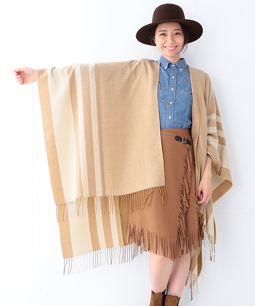 Ray BEAMS(レイビームス)の「Ray BEAMS / ライン ポンチョ ストール(マフラー・レディース・ブラック/ベージュ・ONE SIZE)」の13枚目の写真