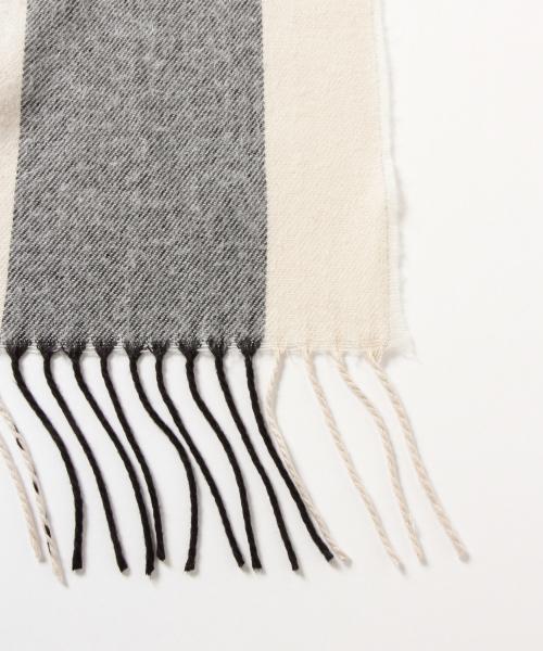 Ray BEAMS(レイビームス)の「Ray BEAMS / ライン ポンチョ ストール(マフラー・レディース・ブラック/ベージュ・ONE SIZE)」の4枚目の写真