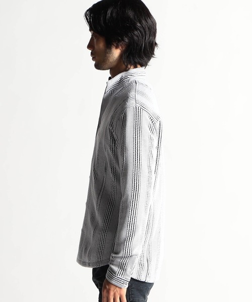 HIDEAWAYS NICOLE（ハイダウェイニコル）の「ブリスターストライプイタリアンカラーシャツ（シャツ/ブラウス・メンズ・ホワイト×ブラック/ブラック×ホワイト/オフホワイト・LARGE/MEDIUM/X-LARGE）」の6枚目の写真