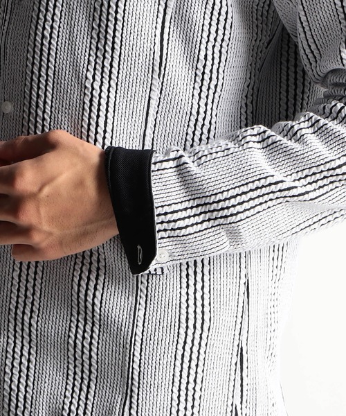 HIDEAWAYS NICOLE（ハイダウェイニコル）の「ブリスターストライプイタリアンカラーシャツ（シャツ/ブラウス・メンズ・ホワイト×ブラック/ブラック×ホワイト/オフホワイト・LARGE/MEDIUM/X-LARGE）」の12枚目の写真