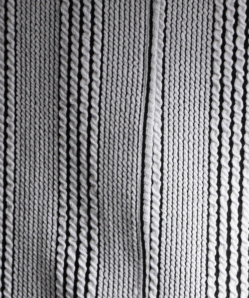 HIDEAWAYS NICOLE（ハイダウェイニコル）の「ブリスターストライプイタリアンカラーシャツ（シャツ/ブラウス・メンズ・ホワイト×ブラック/ブラック×ホワイト/オフホワイト・LARGE/MEDIUM/X-LARGE）」の16枚目の写真