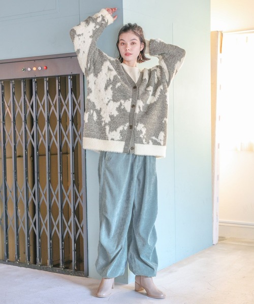 niko and...（ニコアンド）の「フェザーコンビモチーフVネックカーディガン（カーディガン/ボレロ・レディース・グレー/グリーン/モカ・FREE）」の5枚目の写真