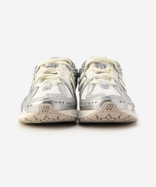 NEW BALANCE(ニューバランス)の「New Balance | M1906R WOMEN(スニーカー・レディース・ホワイト系その他・24.5/24/23/23.5)」の5枚目の写真