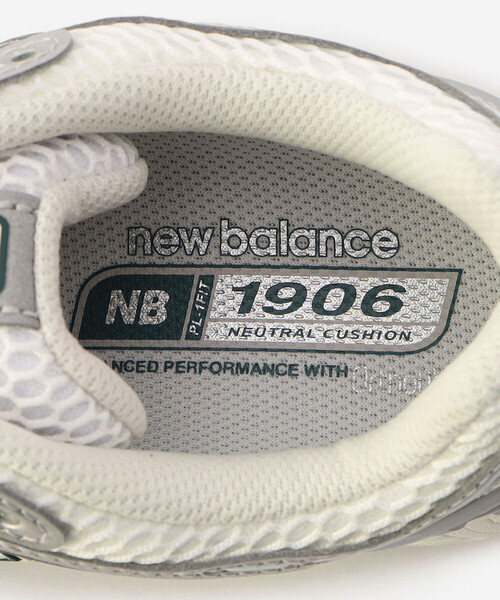 NEW BALANCE(ニューバランス)の「New Balance | M1906R WOMEN(スニーカー・レディース・ホワイト系その他・24.5/24/23/23.5)」の7枚目の写真