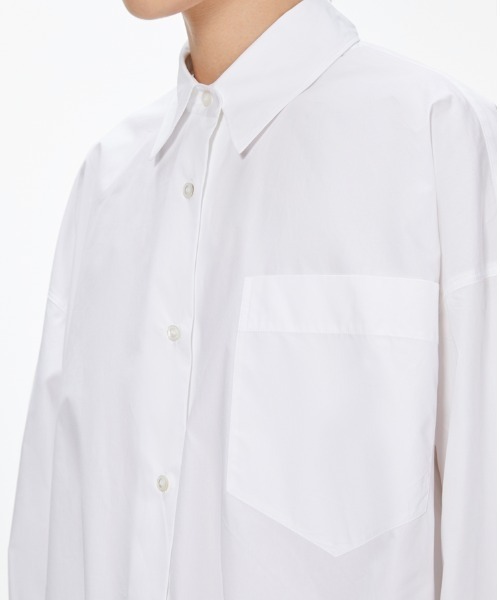 JNBY(ジェーエヌビーワイ)の「Oversized Drawstring Cotton Cropped Shirt(シャツ/ブラウス・レディース・ブラック/ホワイト/グリーン・34/36/38)」の11枚目の写真