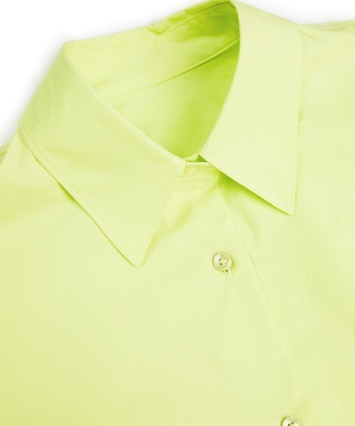 JNBY(ジェーエヌビーワイ)の「Oversized Drawstring Cotton Cropped Shirt(シャツ/ブラウス・レディース・ブラック/ホワイト/グリーン・34/36/38)」の6枚目の写真