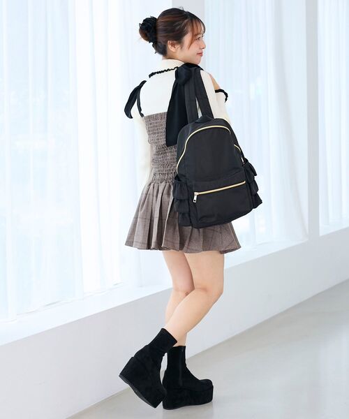 MAJESTIC LEGON（マジェスティックレゴン）の「サイドフリルリュック（バックパック/リュック・レディース・ブラック/アイボリー/ライトグレー/ピンク・FREE）」の8枚目の写真