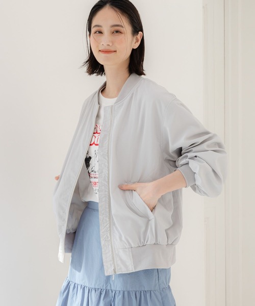 LAKOLE（ラコレ）の「シャーリングスリーブMA-1 / 104471（MA-1・レディース・ブラック/グレー/アイボリー・SMALL/MEDIUM）」の13枚目の写真