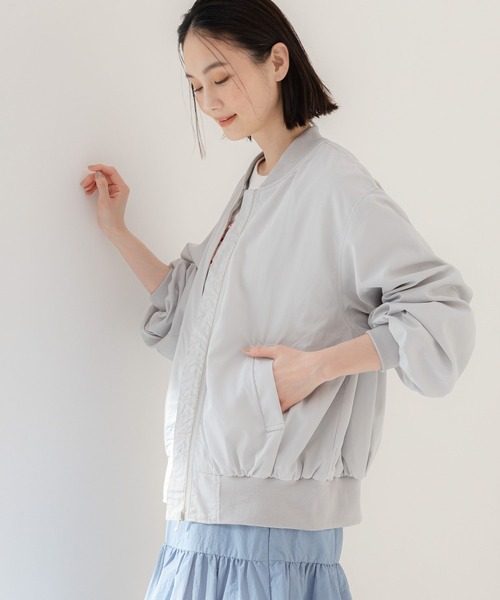 LAKOLE（ラコレ）の「シャーリングスリーブMA-1 / 104471（MA-1・レディース・ブラック/グレー/アイボリー・SMALL/MEDIUM）」の15枚目の写真