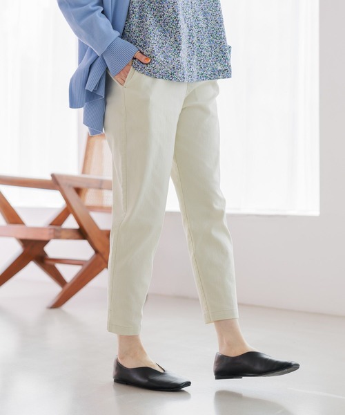 studio CLIP（スタディオクリップ）の「【スッキリ春らくパンツ】サブリナパンツ[プラスサイズあり]（その他パンツ・レディース・キャメル/オフホワイト/グレー/カーキ/ブラック/ネイビー・MEDIUM/SMALL/XXX-LARGE/XX-LARGE/X-LARGE/LARGE）」の9枚目の写真