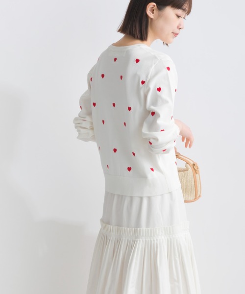 PICCIN PERLA(ピッチンペルラ)の「ハート刺繍パールボタンカーディガン(カーディガン/ボレロ・レディース・ライトグレー/ブラック/オフホワイト・M)」の8枚目の写真