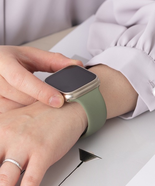 emonique(エモニーク)の「シリコン製 Apple Watch バンド スマートウォッチバンド【38/40/41/42/44/45/49mm対応】(デジタル腕時計・メンズ・グリーン/ブルー/グレー/パープル/ベージュ/ホワイト/ブラック・42/38)」の5枚目の写真