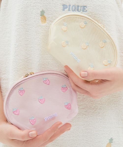 gelato pique（ジェラートピケ）の「フルーツ刺繍マチ付きポーチ