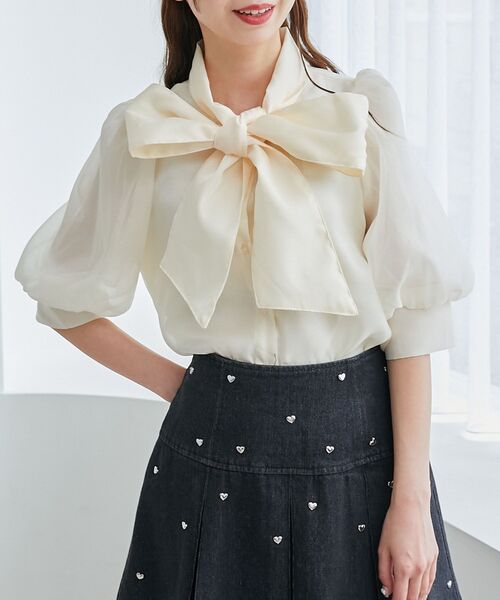 MAJESTIC LEGON（マジェスティックレゴン）の「レディボウタイブラウス（シャツ/ブラウス・レディース・ベージュ系その他2/ホワイト系その他2/アイボリー/ブルー系その他2/クリーム・MEDIUM）」の4枚目の写真