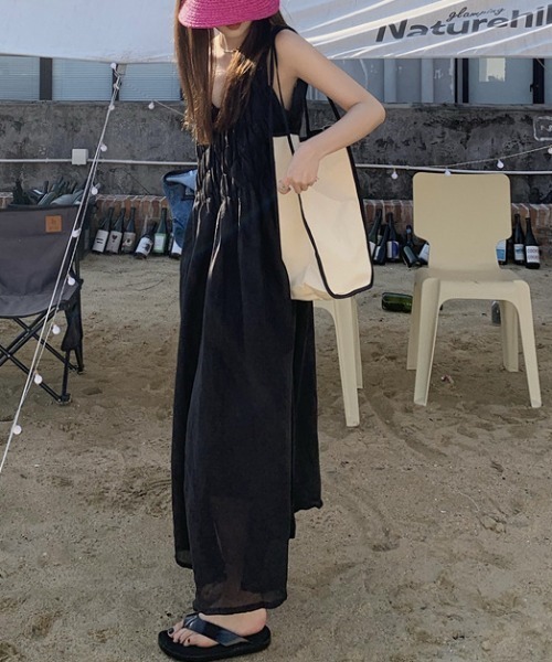 FREE STYLISTS(フリー スタイリスト)の「YUGA_YGMC シアーボリュームフレア キャミソールワンピース(ワンピース・レディース・ブラック/ホワイト・FREE)」の17枚目の写真