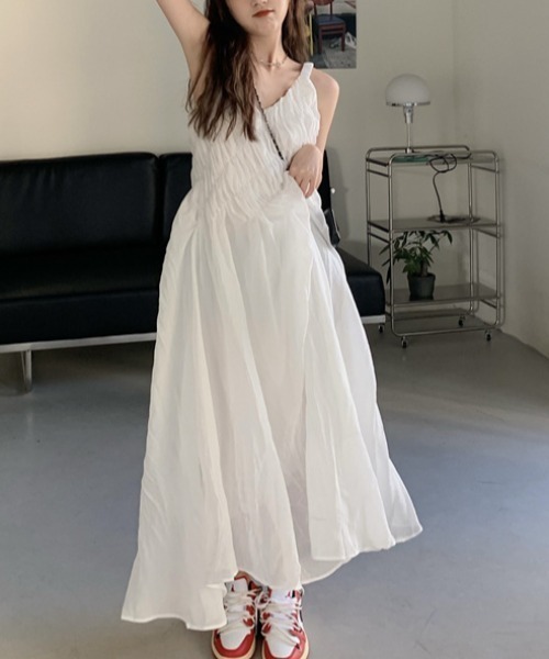FREE STYLISTS(フリー スタイリスト)の「YUGA_YGMC シアーボリュームフレア キャミソールワンピース(ワンピース・レディース・ブラック/ホワイト・FREE)」の5枚目の写真