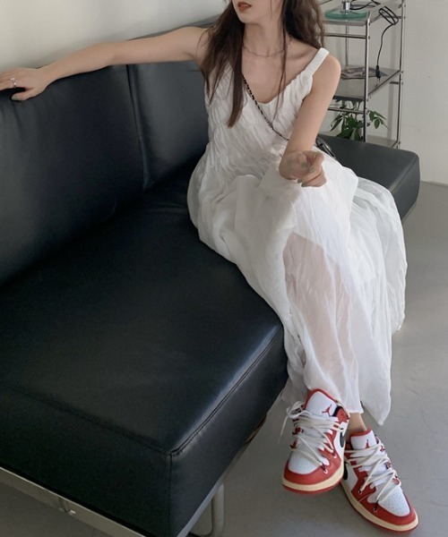 FREE STYLISTS(フリー スタイリスト)の「YUGA_YGMC シアーボリュームフレア キャミソールワンピース(ワンピース・レディース・ブラック/ホワイト・FREE)」の13枚目の写真
