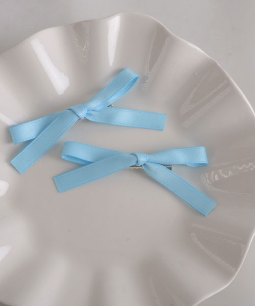 TONE SELECT GOODS(トーンセレクトグッズ)の「【float】パステルカラー リボン ヘアクリップ【2個セット/8色展開】(ヘアピン・レディース・ブルー/オフホワイト/ブラック/ピンク/グリーン/パープル/イエロー/レッド・FREE)」の4枚目の写真