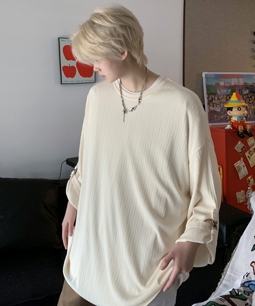 FVLMEN(フルメン)の「【FVLMEN】pleats stripe buckle design rollup halfsleeve tee/プリーツ ストライプ バックル デザイン ロールアップ ハーフスリーブ T(Tシャツ/カットソー・メンズ・グレー/ブラウン/ブラック/アイボリー・X-LARGE/LARGE/MEDIUM)」の6枚目の写真