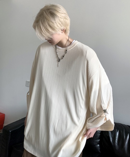 FVLMEN(フルメン)の「【FVLMEN】pleats stripe buckle design rollup halfsleeve tee/プリーツ ストライプ バックル デザイン ロールアップ ハーフスリーブ T(Tシャツ/カットソー・メンズ・グレー/ブラウン/ブラック/アイボリー・X-LARGE/LARGE/MEDIUM)」の14枚目の写真