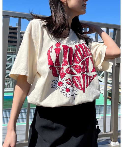 MODISH GAZE(モディシュガゼ)の「ハート ピグメントTシャツ(Tシャツ/カットソー・メンズ・アイボリー/スミクロ/ネイビー・FREE)」の5枚目の写真