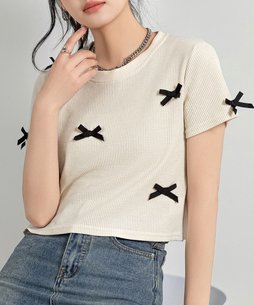DAY CLOSET（デイ クローゼット）の「レディース 半袖リボンワッフルクロップドTシャツ（Tシャツ/カットソー・レディース・アイボリー/ブラック/ブルー/グレー・FREE）」の2枚目の写真
