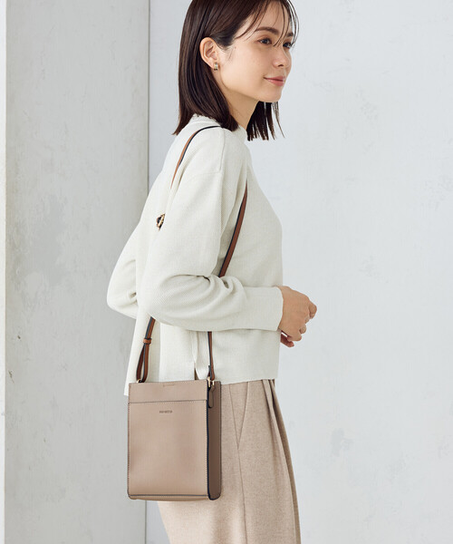 MONO　COMME CA（モノコムサ）の「コンパクト スクエアショルダー（ショルダーバッグ・レディース・ブラック/ベージュ/モカ/テラコッタ・FREE）」の2枚目の写真