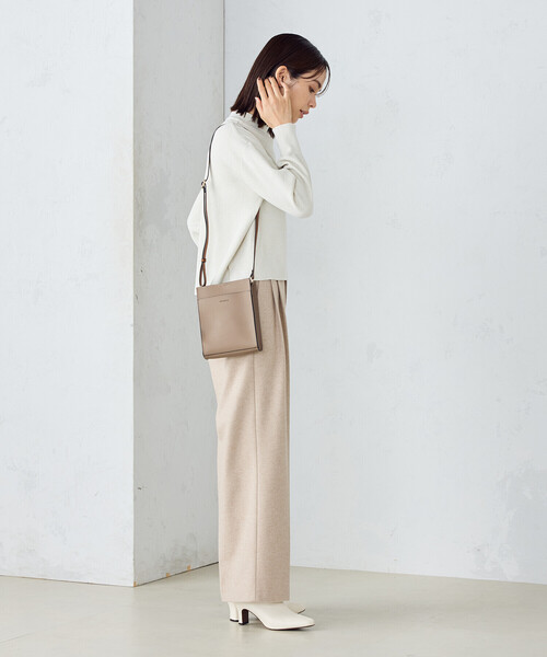 MONO　COMME CA（モノコムサ）の「コンパクト スクエアショルダー（ショルダーバッグ・レディース・ブラック/ベージュ/モカ/テラコッタ・FREE）」の22枚目の写真