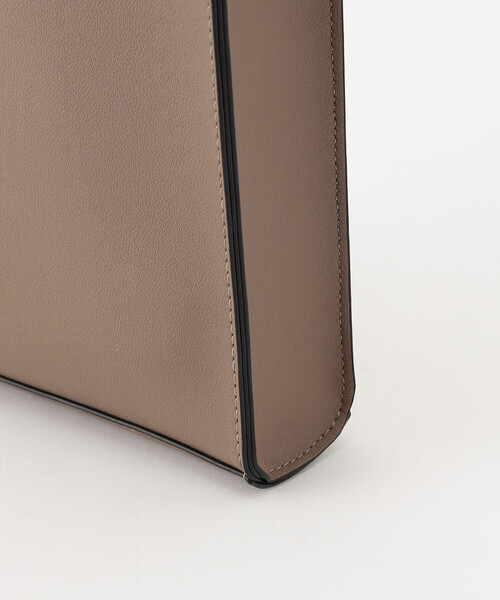 MONO　COMME CA（モノコムサ）の「コンパクト スクエアショルダー（ショルダーバッグ・レディース・ブラック/ベージュ/モカ/テラコッタ・FREE）」の7枚目の写真