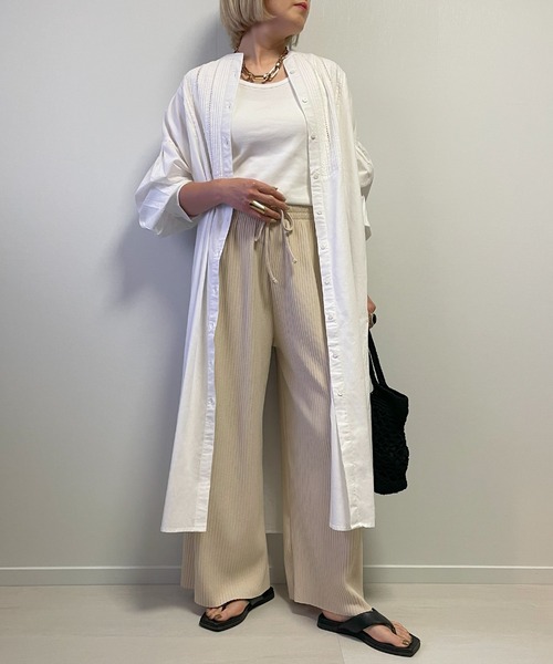 Fizz（フィズ）の「【Fizz/フィズ】　コットンポプリンレースピンタックシャツワンピース（シャツワンピース・レディース・チャコール/ホワイト/ライトカーキ/ブルー・M）」の2枚目の写真