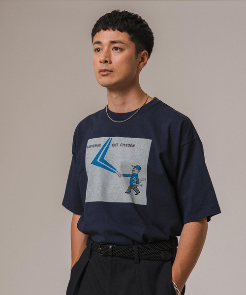 EDIFICE(エディフィス)の「SAVIGNAC (サビニャック) 別注 Citroen プリント Tシャツ(Tシャツ/カットソー・メンズ・ブラック×ブラック/ホワイト×ホワイト/モスグリーン/White/ネイビー・MEDIUM/LARGE/X-LARGE)」の20枚目の写真
