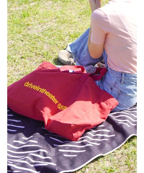 Ungrid（アングリッド）の「【WEB限定】ビッグロゴトートバッグ（トートバッグ・レディース・イエロー/ブラック/グリーン/レッド/ブルー/オフホワイト・FREE）」の6枚目の写真