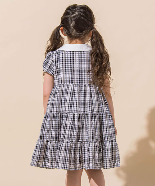 BeBe（ベベ）の「【お揃い】チェックレースプリント丸襟ティアードワンピース(90~150cm)（シャツワンピース・キッズ・ブラック系その他・120cm/140cm/100cm/90cm/150cm/130cm/110cm）」の13枚目の写真