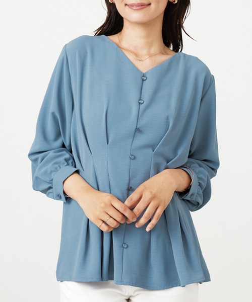 BELLUNA PLUS(ベルーナ)の「ウエストタックブラウス(シャツ/ブラウス・レディース・ブルー/ネイビー/グレイッシュベージュ・LARGE/X-LARGE/MEDIUM)」の1枚目の写真