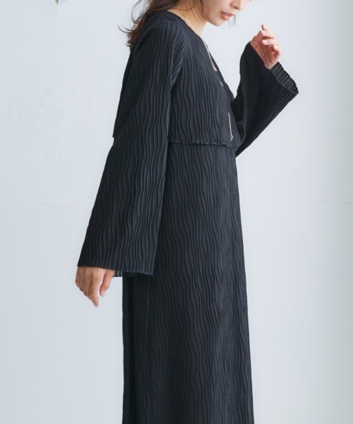 nissen(ニッセン)の「ウェーブタックプリーツ重ね着風ワンピース(ワンピース・レディース・モカ/ブラック・LL/L/M/S)」の20枚目の写真