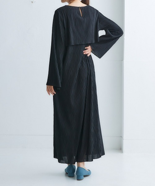 nissen(ニッセン)の「ウェーブタックプリーツ重ね着風ワンピース(ワンピース・レディース・モカ/ブラック・LL/L/M/S)」の22枚目の写真
