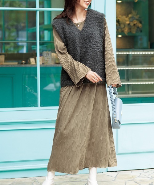 nissen(ニッセン)の「ウェーブタックプリーツ重ね着風ワンピース(ワンピース・レディース・モカ/ブラック・LL/L/M/S)」の15枚目の写真