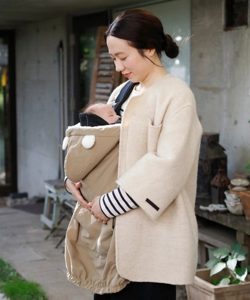 Hoppetta(ホッペッタ)の「【Hoppetta(ホッペッタ)】2wayママケープ(抱っこ紐/ベルトカバー/スリング・レディース・ベージュ・ONESIZE)」の3枚目の写真