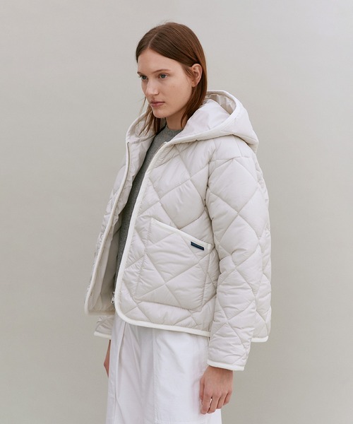LAVENHAM（ラベンハム）の「Big Quilt Zipped Craydon Womens / ビッグ キルト ジップド クレイドン ウィメンズ（その他アウター・レディース・グリーン/ダークブラック/ライトブルー/オフホワイト/ベージュ系その他2・8/10/12/14/6）」の22枚目の写真