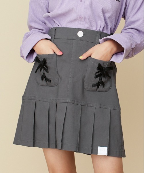 JENNI love（ジェニィラブ）の「【ストレッチ・ウエスト調整可】レースアップすそブリーツ切替スカパン（その他パンツ・キッズ・ネイビー/ブルー/チャコールグレー/ブラック・130cm/140cm/150cm/160cm）」の2枚目の写真