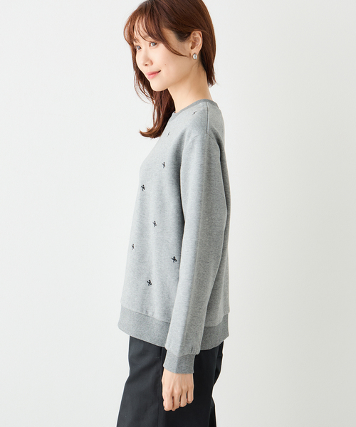 Petit Honfleur(プチオンフルール)の「リボン刺しゅうプルオーバー(Tシャツ/カットソー・レディース・グレー/ネイビー・M/L)」の4枚目の写真
