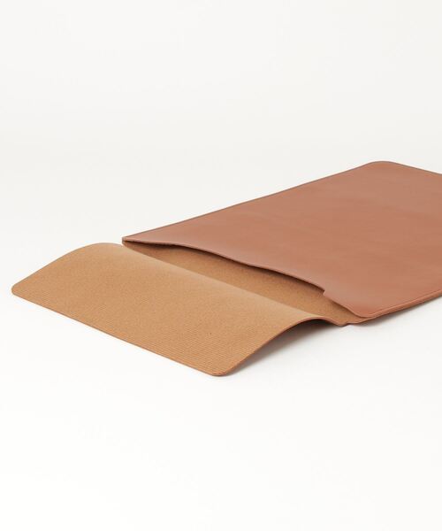 CALIFORNIA OUTFITTERS(カリフォルニア アウトフィッターズ)の「3-9B19 PUレザー スリムデザイン PCケース(PC・タブレットケース・メンズ・ブラック/ホワイト/キャメル・13号/15号)」の12枚目の写真