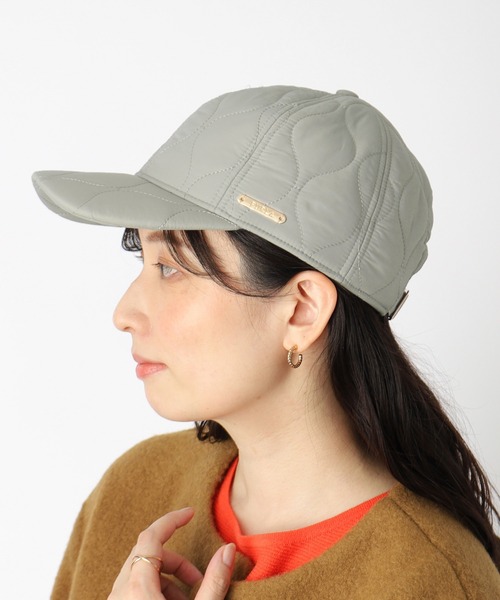 FURLA（フルラ）の「キャップ キルティング "ロゴプレート"（キャップ・レディース・ベージュ/ブラック/グレー/オフホワイト/オリーブ・MEDIUM）」の7枚目の写真