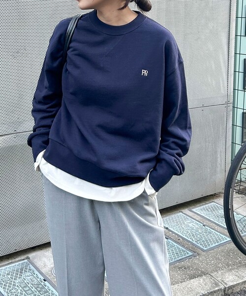 fredy emue(フレディエミュ)の「FR刺繍裏毛スウェット(スウェット・レディース・オフホワイト/チャコールグレー/ライトグレー/ネイビー・38)」の21枚目の写真