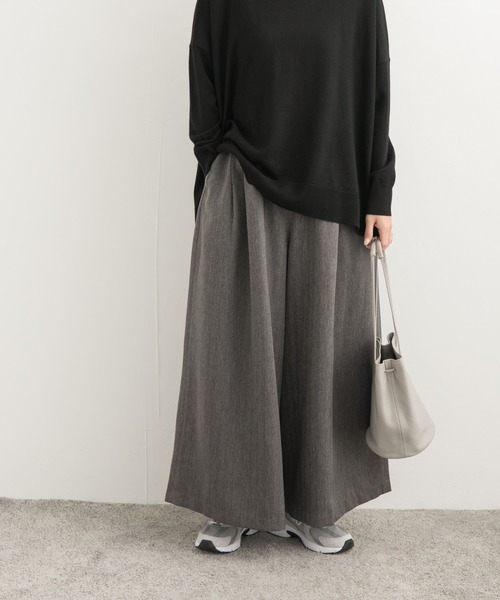 URBAN RESEARCH DOORS（アーバンリサーチドアーズ）の「メランジヘリンボーンギャザーワイドパンツ（その他パンツ・レディース・チャコールグレー/ベージュ・MEDIUM）」の8枚目の写真