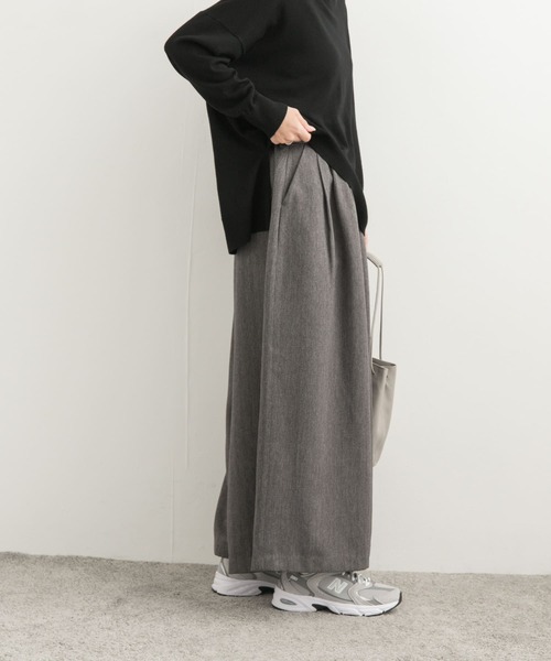 URBAN RESEARCH DOORS（アーバンリサーチドアーズ）の「メランジヘリンボーンギャザーワイドパンツ（その他パンツ・レディース・チャコールグレー/ベージュ・MEDIUM）」の14枚目の写真