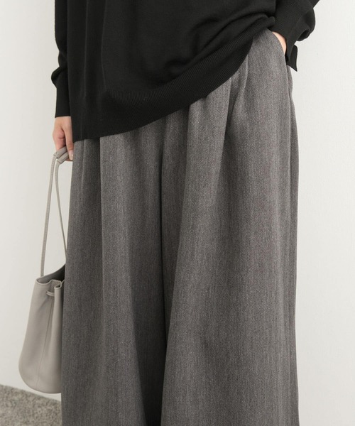 URBAN RESEARCH DOORS（アーバンリサーチドアーズ）の「メランジヘリンボーンギャザーワイドパンツ（その他パンツ・レディース・チャコールグレー/ベージュ・MEDIUM）」の15枚目の写真