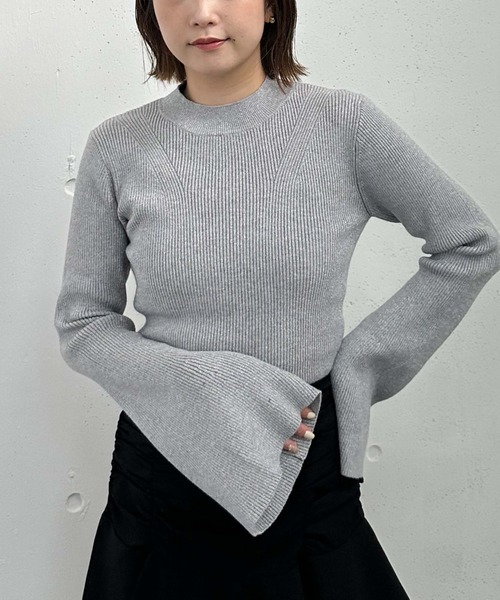archives（アルシーヴ）の「ラメリブフレアスリーブニット（ニット/セーター・レディース・グレー/アイボリー/ブラック/ピンクベージュ・MEDIUM）」の3枚目の写真
