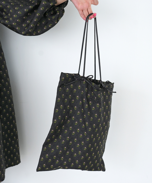 SLOBE citron.(スローブシトロン)の「《WEB限定》SLOBE citron.フラワージャガードトートバッグ(トートバッグ・レディース・ブラック・FREE)」の6枚目の写真